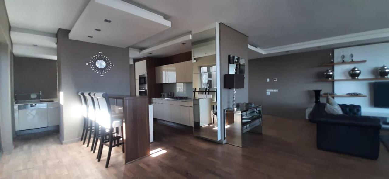 The Residences At Crystal Towers Aparthotel