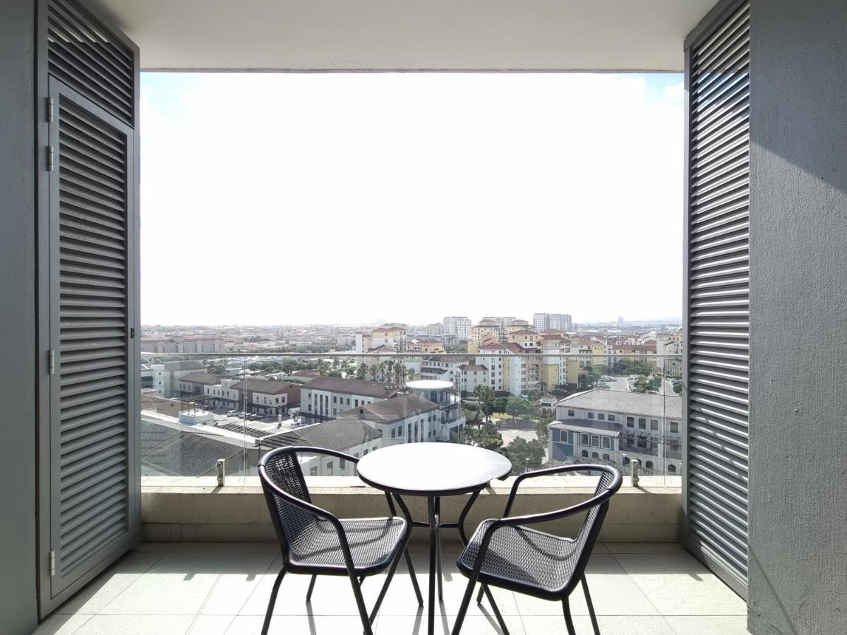 Aparthotel The Residences At Crystal Towers Cape Town