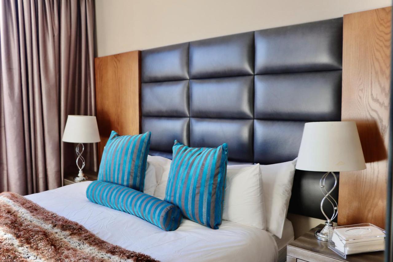 The Residences At Crystal Towers Aparthotel 4*