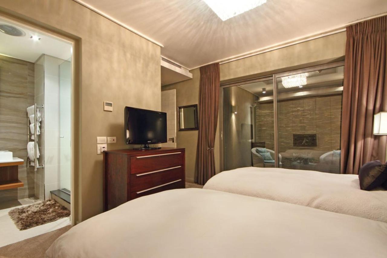 The Residences At Crystal Towers Aparthotel